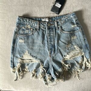 Signature8 distressed Jean shorts, NWT